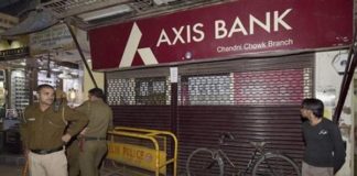 income tax raid on axsis bank