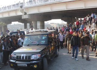 नाबालिग प्रेमी युगल ने गोमती में कूदकर दी जान