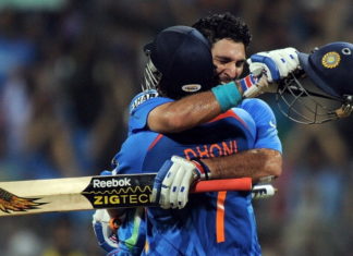 yuvraj with dhoni