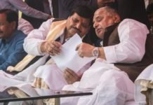mulayam with shivpal