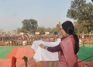 केंद्र सरकार के मंत्री उगल रहे झूठ और जहर: डिंपल Dimpal yadav