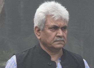 अटकलों के बीच मनोज सिन्हा ने कहा, CM की रेस में नहीं हूं मैं Manoj sinha