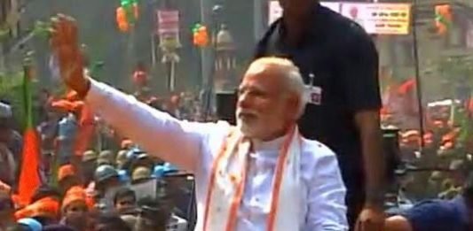 बनारस में मोदी ने किया रोड शो, उमड़ा जन सैलाब pm modi