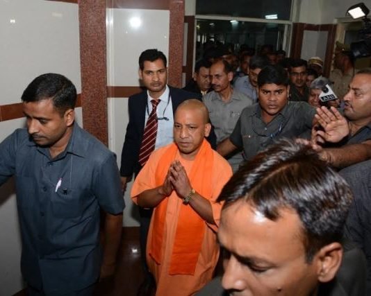 योगी की कैबिनेट ने पलटा अखिलेश सरकार का ये महत्वपूर्ण फैसला, अन्य निर्णयों पर भी लगाई मोहर शिक्षामित्रों की गुहार