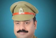 आगरा एक्सप्रेस-वे पर खड़ी बस में घुसी कार, इंस्पेक्टर की मौत इंस्पेक्टर की मौत