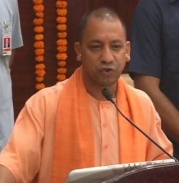 CM योगी का बड़ा फैसला, महिलाओं से छेड़खानी करने वालों के शहर में लगेंगे पोस्टर मिशन दुराचारी
