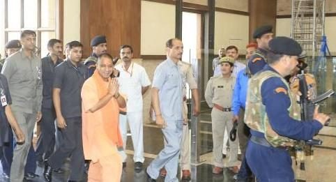 योगी की कैबिनेट में प्राइवेट स्कूलों की मनमानी पर शिकंजा, जानें फैसले से कितनी मिलेगी राहत प्राइवेट स्कूलों की मनमानी पर शिकंजा