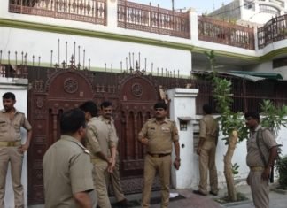 संपत्ति के लालच में मां, बहन की हत्या के बाद शव ठिकाने लगाने ले जा रहा युवक पकड़ा गया संपत्ति के लालच में मां, बहन की हत्या