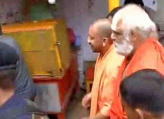 CM बनने के बाद पहली बार अयोध्या पहुंचे योगी ने की यह घोषणा अयोध्या पहुंचे योगी
