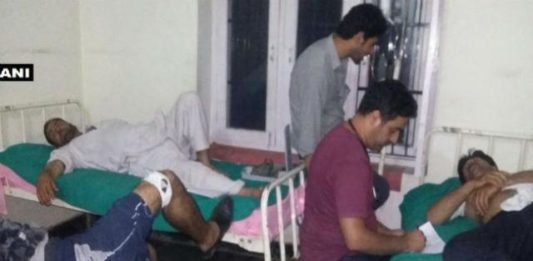 जम्मू-कश्मीर में सेना के जवान और पुलिसकर्मियों के बीच भिड़ंत, छह घायल जम्मू-कश्मीर