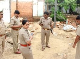 नींव खोदने के दौरान पड़ोसी की दीवार गिरने से दो मजदूरों की मौत मजदूरों की मौत