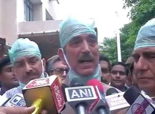 BRD: मेडिकल कॉलेज के दौरे के बाद गुलाम नबी आजाद ने कहा मुख्यमंत्री ले हादसे की जिम्मेदारी गुलाम नबी आजाद