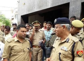 आतंकियों की सूचना पर ATS व STF ने कॉल सेंटर पर मारा छापा, मिले हथियार कॉल सेंटर