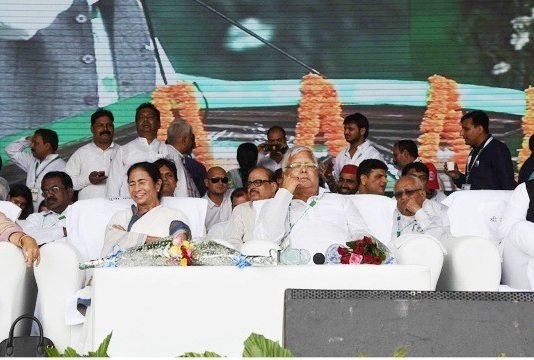 लालू की रैली में पहुंचे अखिलेश, ममता, गुलाम नबी, शरद, जाने किसने क्या कहा लालू की रैली