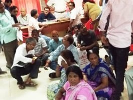 LDA के प्राधिकरण दिवस में लगे मुर्दाबाद के नारे, प्लॉट समायोजन के लिए 15 साल से दौड़ रहे पीडि़तों का फूटा गुस्सा प्राधिकरण दिवस