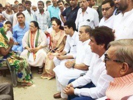 फर्रुखाबाद पहुंचे राजबब्बर ने कहा कि बच्चों की मौत हो रही मुख्यमंत्री को RSS के कार्यक्रमों से फुर्सत नहीं फर्रुखाबाद