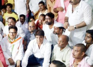 राजबब्बर बनारस में गिरफ्तार