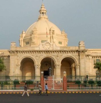 शिक्षामित्रों के प्रदर्शन से पहले लखनऊ में धारा 144 लागू, विधानसभा के आसपास ट्रैक्टर ट्रॉली, बैलगाड़ी व गैस सिलेंडर लाने पर भी रोक, देखें पूरी गाइडलाइन लखनऊ