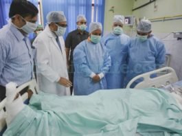 मारिशॅस से अस्‍पताल पहुंचे सीएम