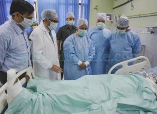 मारिशॅस से अस्‍पताल पहुंचे सीएम