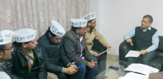 राज्य निर्वाचन आयोग से आप ने की मांग चुनाव परिणाम से पहले पूरी हो वोटर लिस्ट के गड़बड़ियों की जांच वोटर लिस्ट के गड़बड़ियों