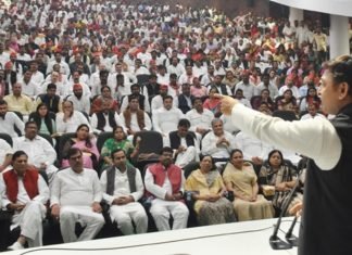 निकाय चुनाव की बैठक में बोले अखिलेश सपा की उपलब्धियों को घर-घर पहुचाएं कार्यकर्ता अखिलेश यादव