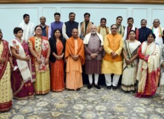 मेयर के साथ मोदी