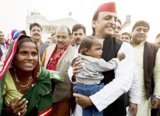 खजांची को मिला बर्थ-डे गिफ्ट अब उसके गांव को गोद लेंगे अखिलेश यादव खजांची