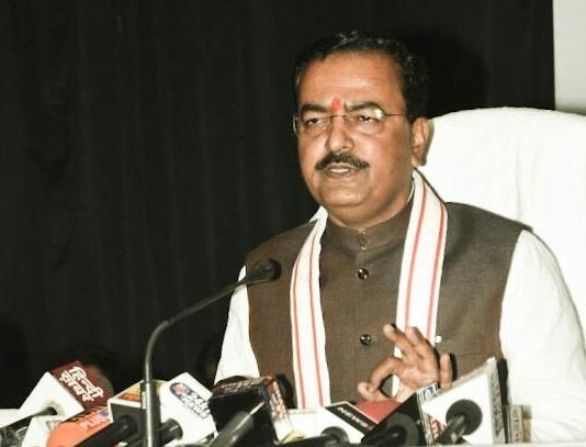 सात मीटर की सड़क
