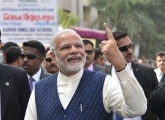 रोड़ शो पर भड़की कांग्रेस