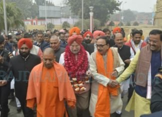 CM समेत तमाम दिग्गजों के साथ नामांकन करने विधानसभा पहुंचे हरदीप सिंह पुरी हरदीप सिंह पुरी