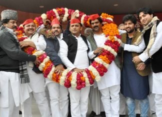 बसपा व भाजपा को झटका, इन दिग्गजों को सपा में शामिल कर बोले अखिलेश, कभी योगीजी को कहिए लड़का भाजपा को झटका