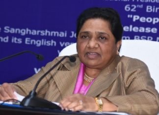 अपने जन्मदिन पर बोली मायावती घर-घर मोदी का नारा देने वाले गुजरात में बेघर होते-होते बचें मायावती का जन्मदिन