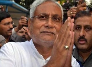 नीतीश के काफिले पर पत्थराव