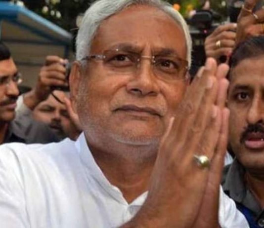 नीतीश के काफिले पर पत्थराव