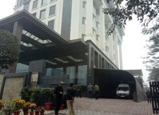 कर्मचारियों की लाश