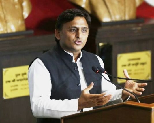 श्रम अधिनियमों में बदलाव पर बोले अखिलेश, योगी सरकार को गरीबों की नहीं RSS के पूंजीपतियों को बचाने की चिंता श्रम अधिनियमों