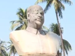 अब कोलकाता में श्यामा प्रसाद मुखर्जी की मूर्ती की गयी क्षतिग्रस्त, कालिख भी पोती श्यामा प्रसाद मुखर्जी