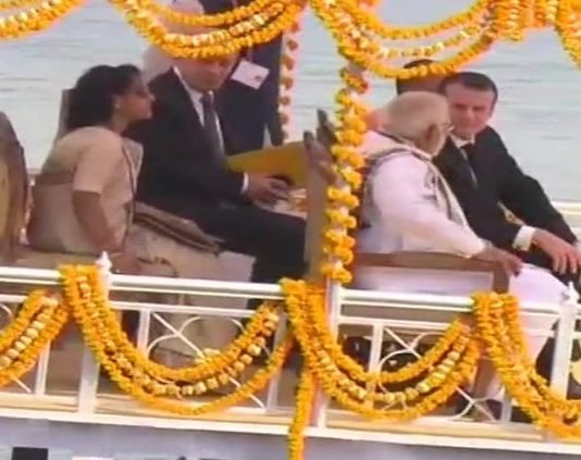 विशेष बजड़ें से नौका विहार कर मोदी ने फ्रांस के राष्ट्रपति को कराया काशी से रू-ब-रू नौकाविहार