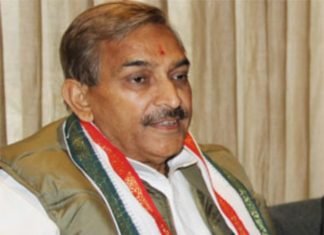 राजबब्बर का इस्तीफा
