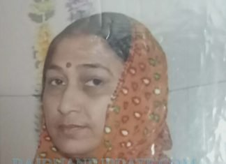 खून से खेली