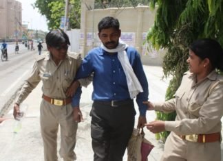 पुलिस में सुनवाई न होने से परेशान युवक ने विधानसभा पर किया आत्मदाह का प्रयास आत्मदाह का प्रयास