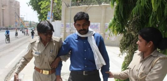 आत्‍मदाह का प्रयास