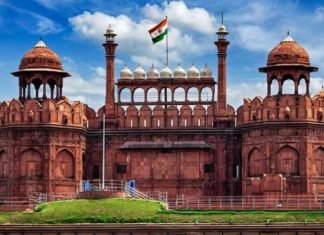 मोदी सरकार के डालमिया ग्रुप को लाल किला सौंपने पर विपक्ष का हमला, कांग्रेस ने पूछा अगला नंबर किसका लाल किला