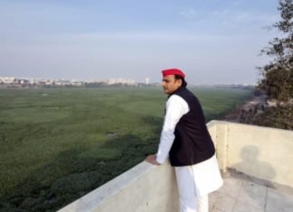 नदियों को नालों में बदल रही