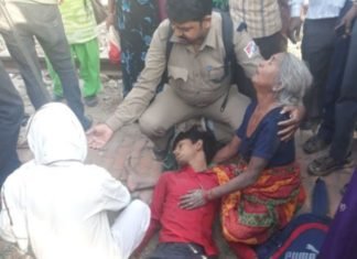 यात्रियों में भगदड़