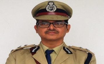 STF के एनकाउंटर को फर्जी बता पूर्व IPS अमिताभ ठाकुर ने मानवाधिकार आयोग से की जांच की मांग आजाद अधिकार सेना