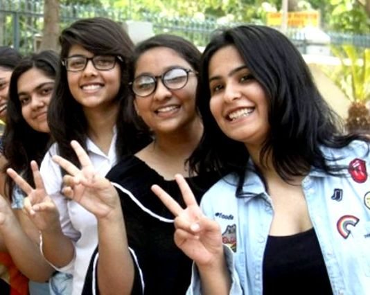 CBSE ने जारी किया 12वीं का रिजल्ट, लखनऊ में इन स्कूलों के छात्रों ने हासिल किए 98.4 प्रतिशत अंक केंद्रीय माध्यमिक शिक्षा बोर्ड