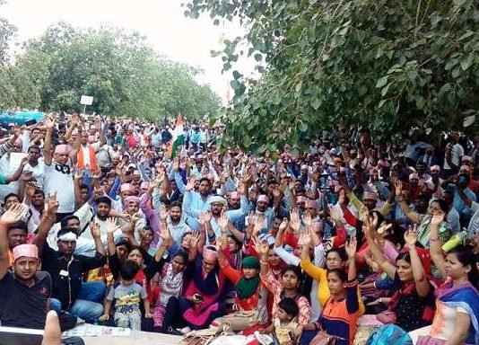 B.ed TET अभ्यर्थियों पर दर्ज मुकदमा को लेकर योगी सरकार पर बरसी कांग्रेस, किया ये बड़ा ऐलान बीएड टीईटी के अभ्यर्थियों को कांग्रेस का समर्थन
