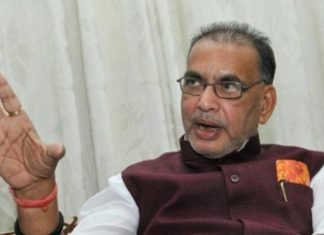 केंद्रीय कृषि मंत्री के विवादित बोल, मीडिया में आने के लिए किसान कर रहे प्रदर्शन कृषि मंत्री के विवादित बोल